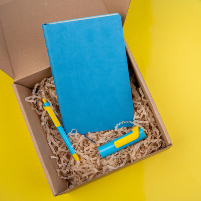 Набор COLORSPRING: аккумулятор, ручка, бизнес-блокнот, коробка со стружкой, голубой/желтый, изображение 2