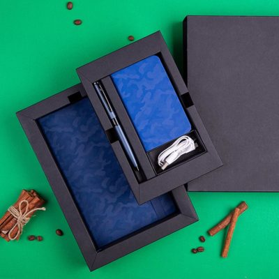 Набор PowerBox: универсальное зарядное устройство (4000mAh), блокнот и ручка в подарочной коробке, изображение 6