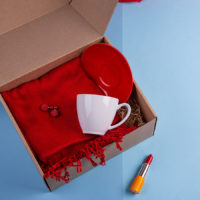 Набор подарочный CHERRYFAIRE: шарф, чайная пара, коробка, стружка, красный, изображение 3