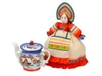 Набор Зимняя сказка: кукла на чайник, чайник заварной с росписью, изображение 1