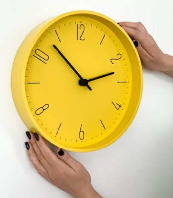 Часы настенные Silly, желтые, изображение 4
