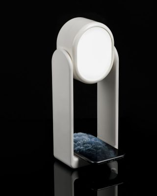 Настольная лампа с зеркалом и беспроводной зарядкой Tyro, белая, изображение 6