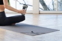 Полотенце-коврик для йоги Zen, серое, изображение 4