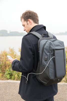 Рюкзак для ноутбука Swiss Peak на солнечных батареях, изображение 14