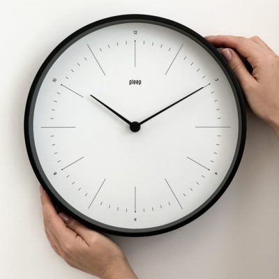 Часы настенные Lacky, белые с черным, изображение 5